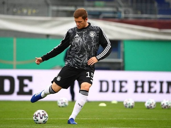 Bek Muda Jerman Ini Akui Tolak Hijrah Ke Milan