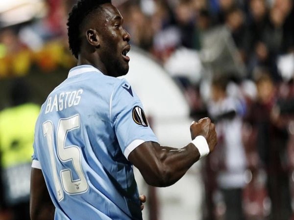 Besiktas Pimpin Perburuan Bastos dari Lazio Kalahkan Istanbul Basaksehir