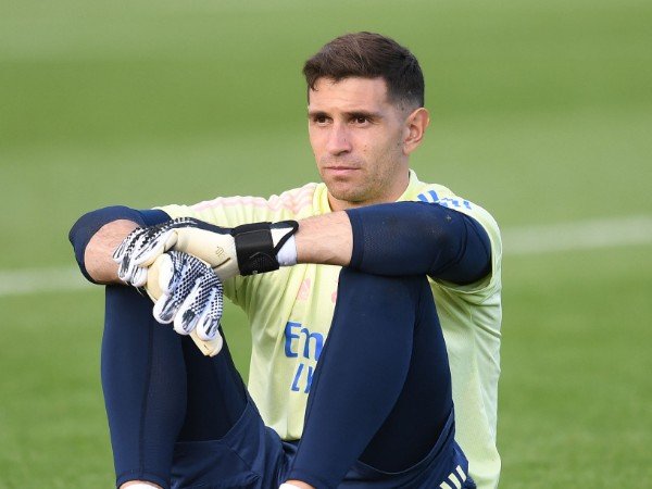 Emiliano Martinez ke Aston Villa, Arsenal Incar Kiper Dijon