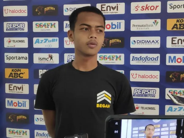 Ardi Maulana ketika diwawancara oleh awak media