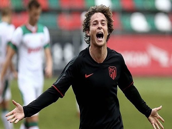 Riquelme Teken Kontrak Baru di Atletico Madrid Sebelum Dipinjamkan