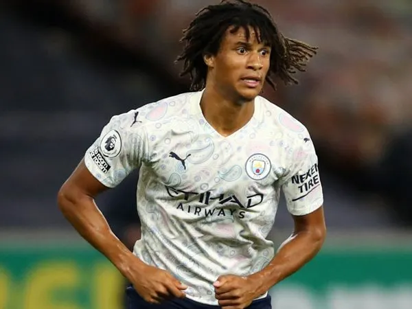 Nathan Ake saat tampil di laga kontra Wolverhampton Wanderers.