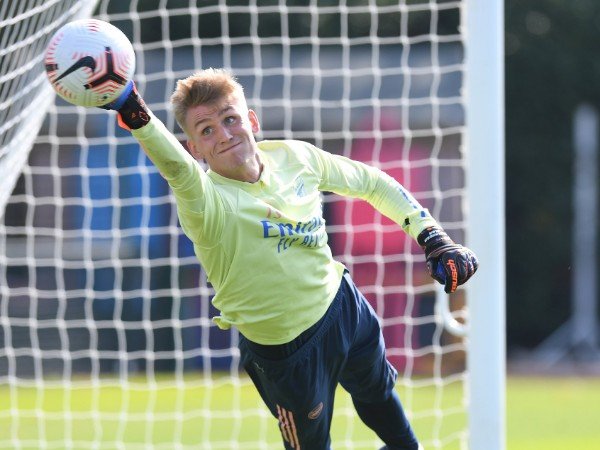 Alex Runarsson Ingin Ikuti Jejak Dua Kiper Legendaris Arsenal