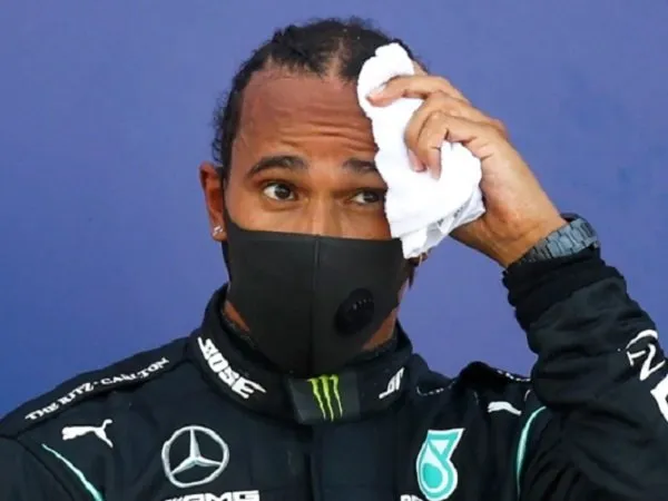 Steward memutuskan mencabut hukuman untuk Lewis Hamilton.