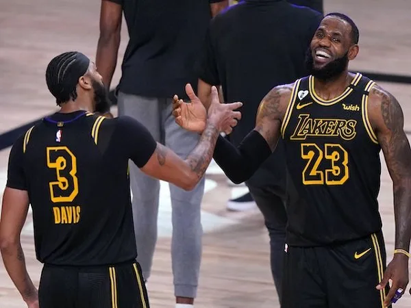 Anthony Davis diklaim Gary Payton bisa tampil impresif karena bantuan LeBron James.