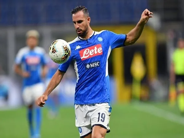 West Ham disebut telah mengajukan penawaran sebesar 25 juta Euro untuk menggaet Nikola Maksimovic / via Getty Images