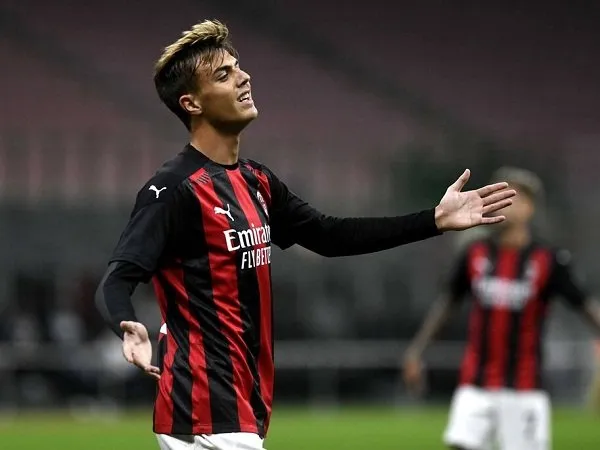 Pioli Jelaskan Keputusan Mengejutkannya Soal Posisi Daniel Maldini