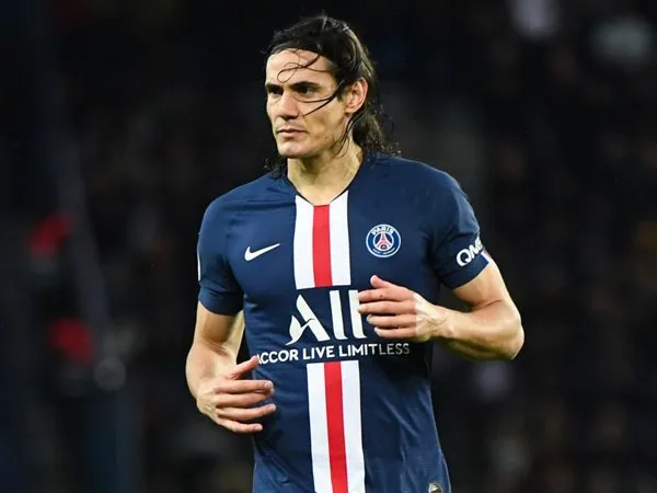 Edinson Cavani saat masih memperkuat Paris Saint-Germain.
