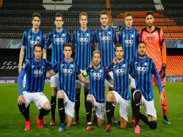 Skuat Atalanta kala berlaga di Liga Champions musim lalu / via Getty Images