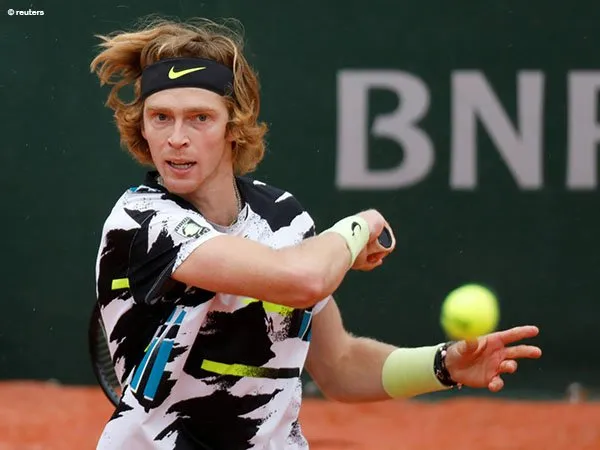 Andrey Rublev kalah tiga set langsung di perempatfinal French Open 2020
