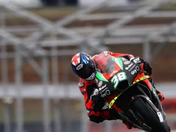 Bradley Smith meraih Hasil FP1 MotoGP Prancis dengan gemilang. (Images: Crash)
