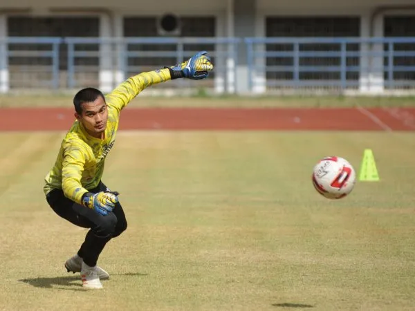 Kiper Persib, Dhika Bayangkara