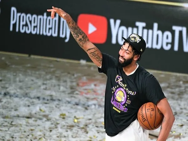 Anthony Davis tertarik teruskan kerjasama dengan L.A Lakers.