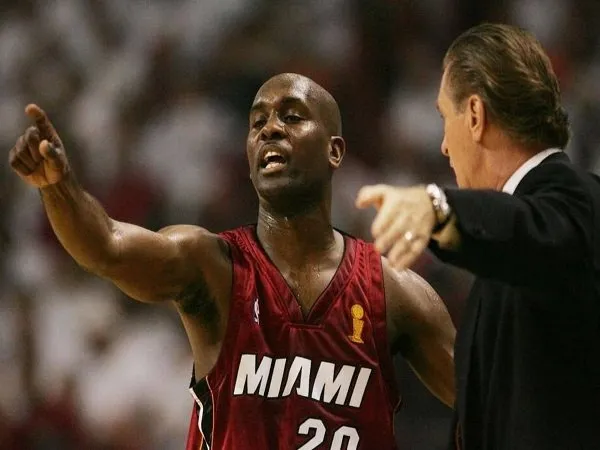 Gary Payton tertarik jadi pelatih di kompetisi NBA.