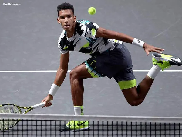 Felix Auger Aliassime menantang Roberto Bautista Agut di semifinal bett1HULKS Indoors, Cologne