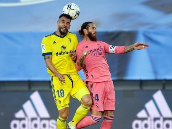 Real Madrid: Ini Alasan Menggunakan Jersey Warna Pink