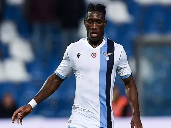 Lazio resmi jual Bastos