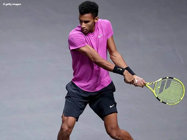 Felix Auger Aliassime menantang petenis unggulan kedua di semifinal bett1HULKS Championships
