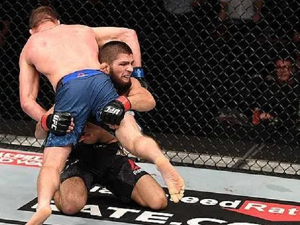Khabib Nurmagomedov saat bertarung melawan Justin Gaethje. (Images: Getty)