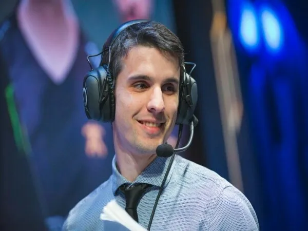 League of Legends Schalke 04 Perpanjang Kontrak Pelatihnya