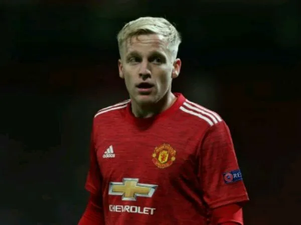 Donny van de Beek dapat pujian setelah tampil imoresif dalam laga kontra Leipzig