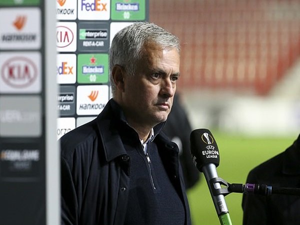 Tak Biasa! Mourinho Luapkan Kekecewaan Melalui Media Sosial