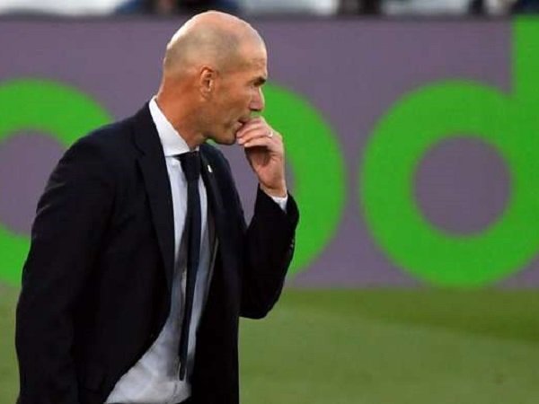 Zinedine Zidane Bantah Adanya Perselisihan Antara Benzema & Vinicius