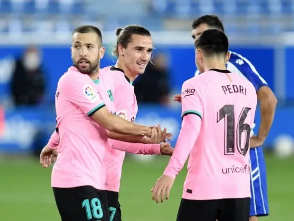 Barcelona ditahan imbang Alaves 1-1 di La Liga.