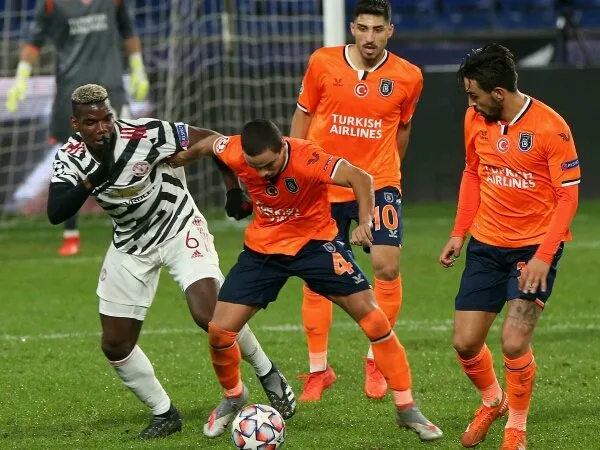 Rafael mengaku senang kembali bermain di Old Trafford