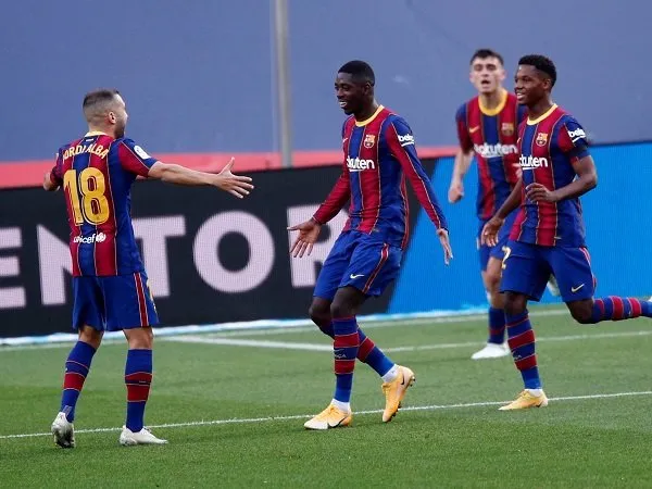 Barcelona gagal bersepakat soal gaji pemain.