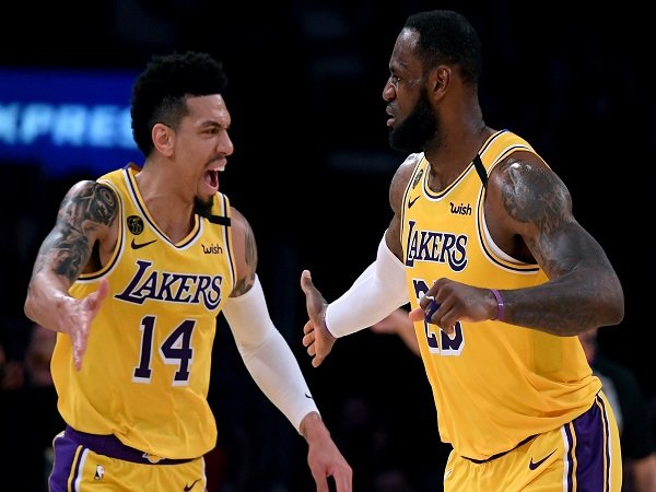 LeBron James Beri Salam Perpisahan Kepada Danny Green dan Quinn Cook