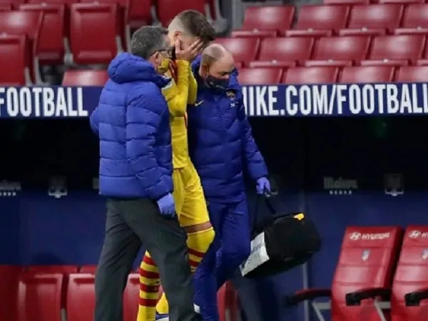 Bek Barcelona, Gerrard Pique. (Images: Getty)