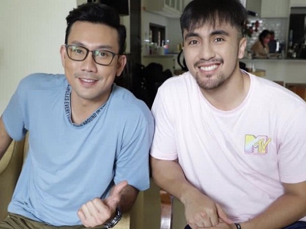 Denny Sumargo Acungi Jempol Akting Pemain IBL di Web Series