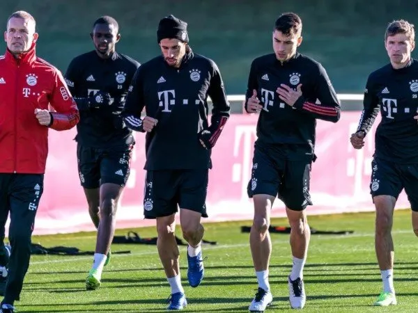 Hansi Flick Ungkap Alasan Mainkan Javi Martinez Ketimbang Marc Roca