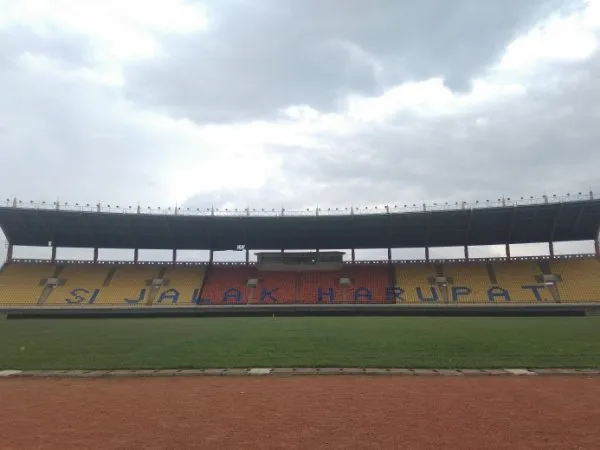 Tribun stadion Si Jalak Harupat yang akan menjadi venue Piala Dunia U-20 2021
