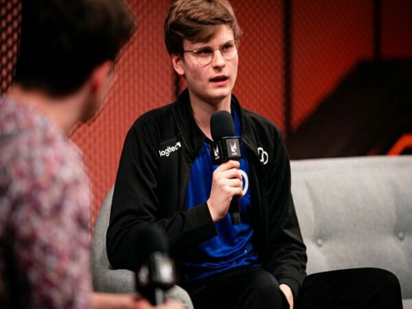 Upset Resmi Jadi AD Carry Baru Divisi League of Legends Fnatic