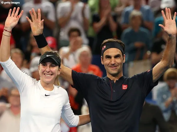 Belinda Bencic [kiri] berharap bisa bermain bersama Roger Federer [kanan] di Olimpiade 2021