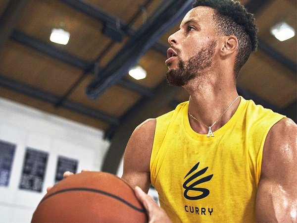 Under Armour Hadiahi Stephen Curry Dengan Divisi Brand Tersendiri