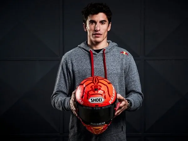 Marc Marquez pilih gambar semut di helm bukan tanpa alasan.