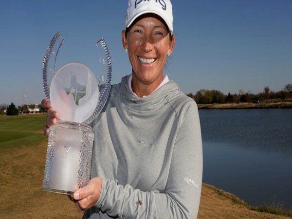Angela Stanford Raih Titel Volunteers of America Classic