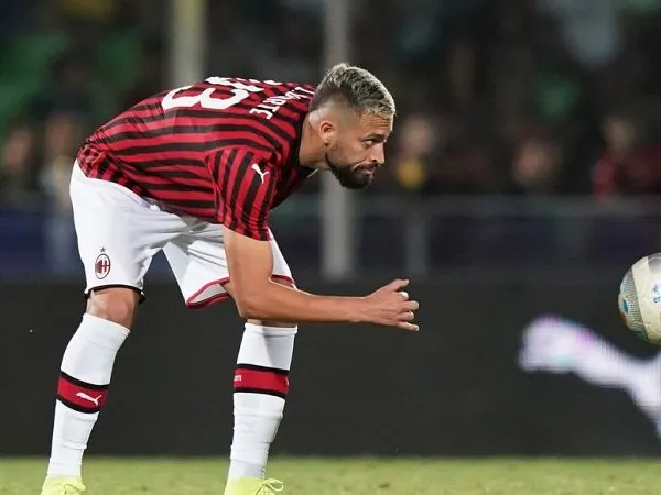 Masa depan Duarte dan Musacchio di Milan terancam