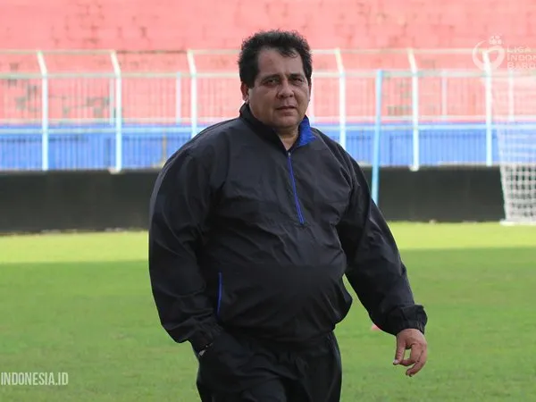 Liga 1 terhenti, Carlos Oliveira tetap siapkan program latihan