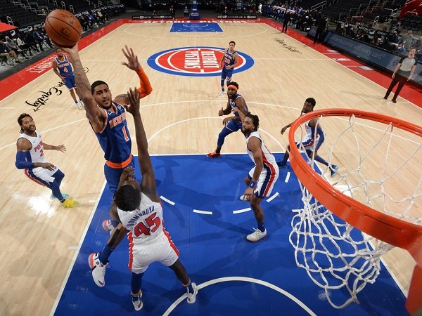 New York Knicks Kalahkan Detroit Pistons di Laga Pramusim Perdana