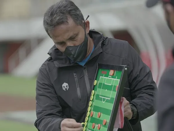 Pelatih timnas Indonesia U-16, Bima Sakti