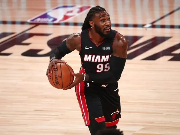 Jae Crowder dirayu Chris Paul agar mau berseragam Phoenix Suns.