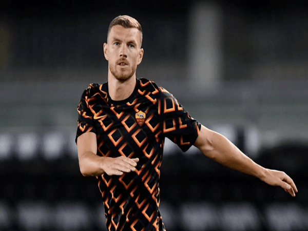Edin Dzeko Dipuji Setinggi Langit Oleh Legenda AS Roma