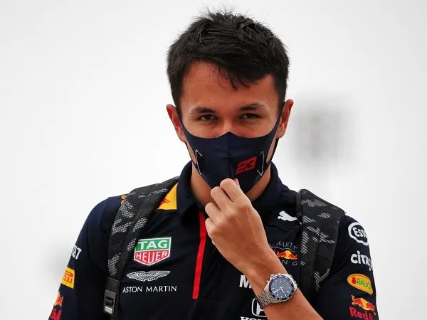 Alexander Albon pantang menyerah meski ditendang dari tim Red Bull.