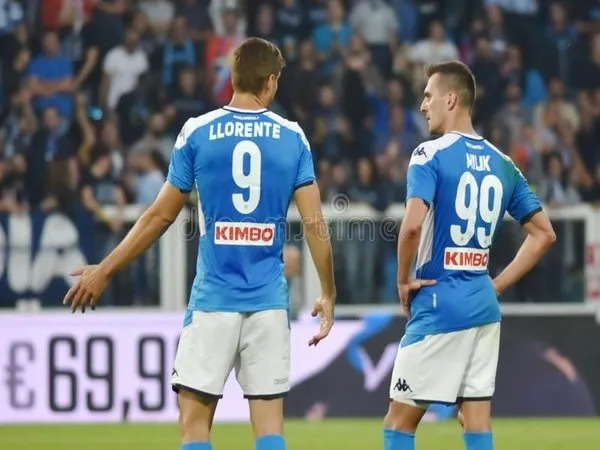 Fernando Llorente dan Arek Milik dipastikan bakal dilepas oleh Napoli pada bursa transfer Januari / via Dreamstime