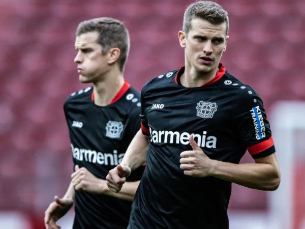 Lars dan Sven Bender, Dua Bersaudara yang Memutuskan Pensiun di Leverkusen