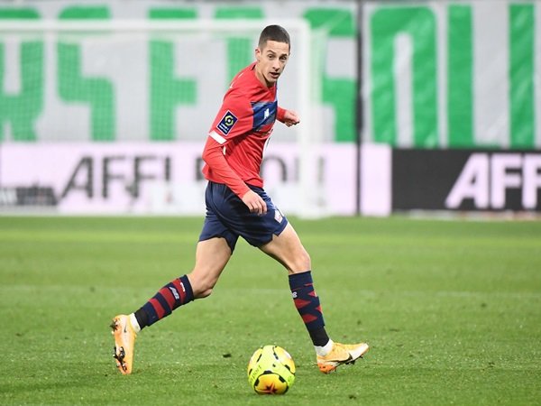 Lazio Ditawari Servis Bek Kiri Lille Gantikan Senad Lulic